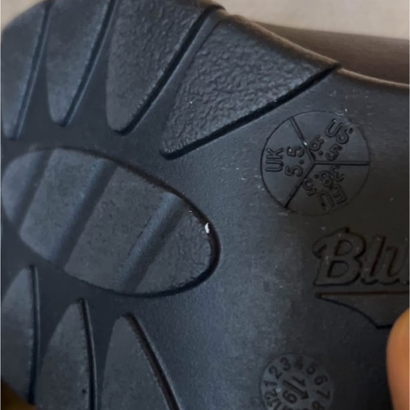 Blundstone Heeled Black Ankle Boots NWOT - Picture 4 of 6